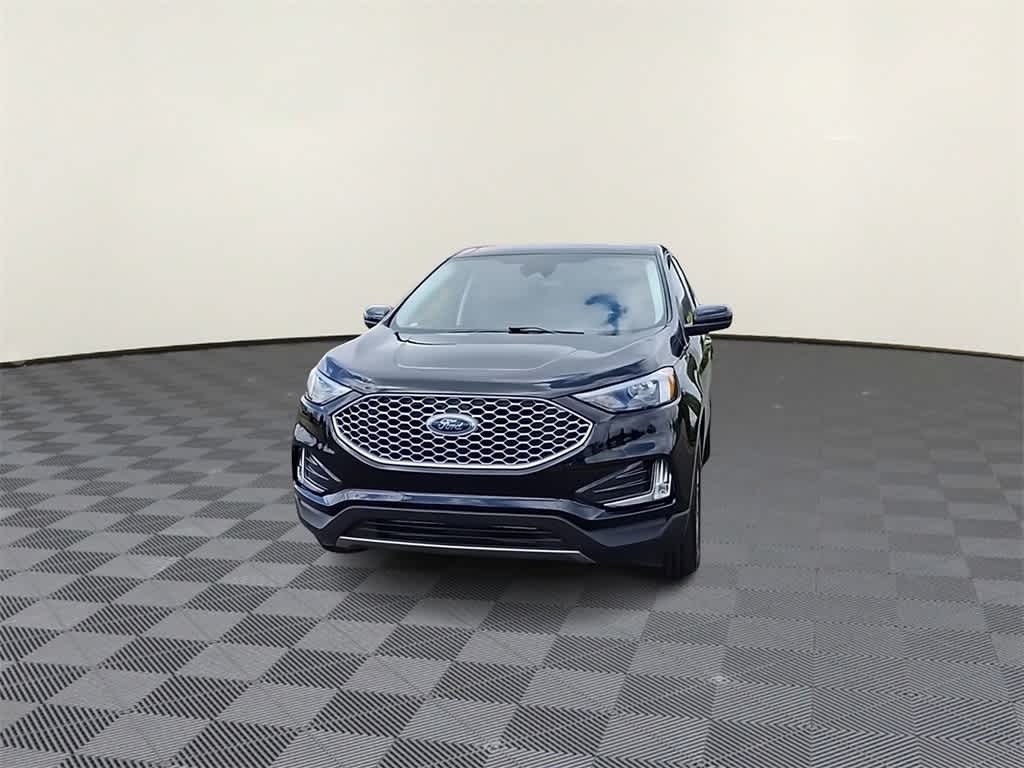 Thumbnail: 2023 Ford Edge - 3