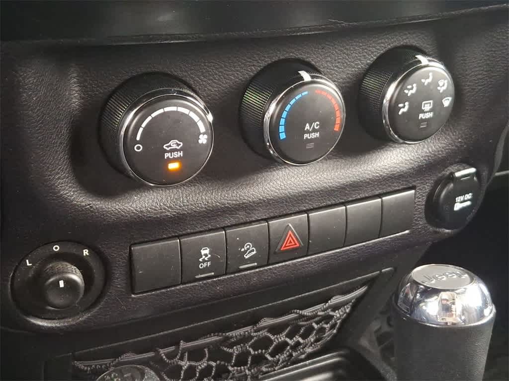 Thumbnail: 2014 Jeep Wrangler - 24