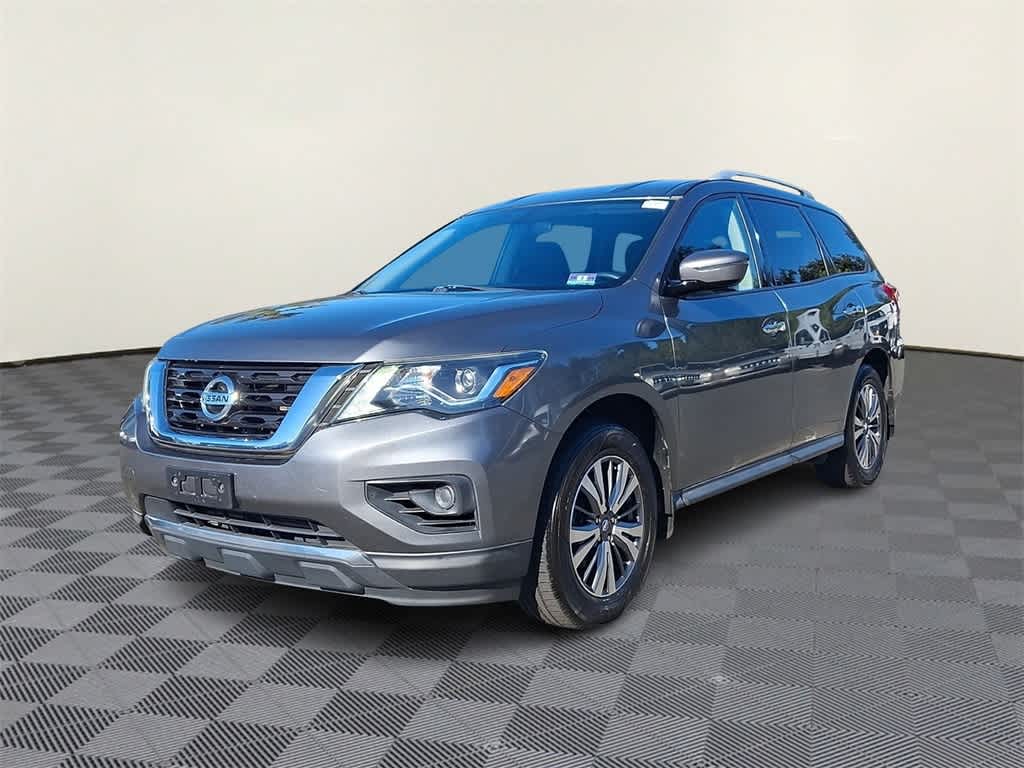 Thumbnail: 2017 Nissan Pathfinder - 1