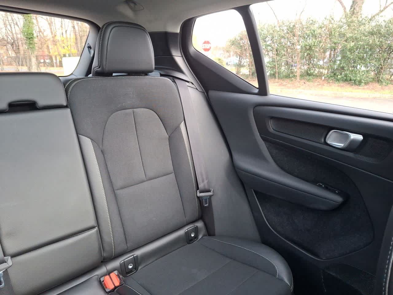 Thumbnail: 2020 Volvo XC40 - 14