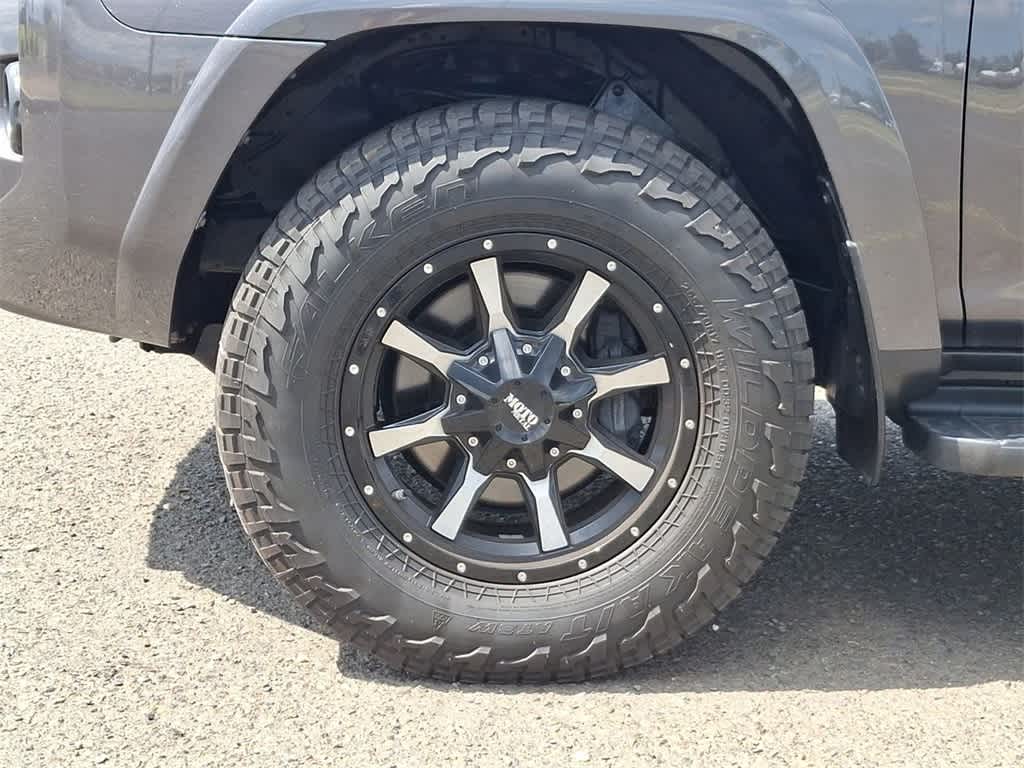 Thumbnail: 2019 Toyota 4Runner - 29