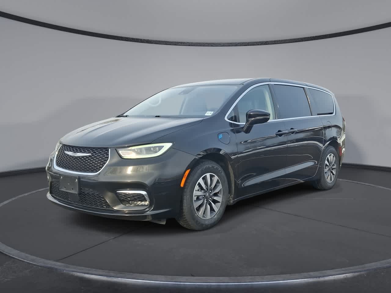 Thumbnail: 2024 Chrysler Pacifica - 1