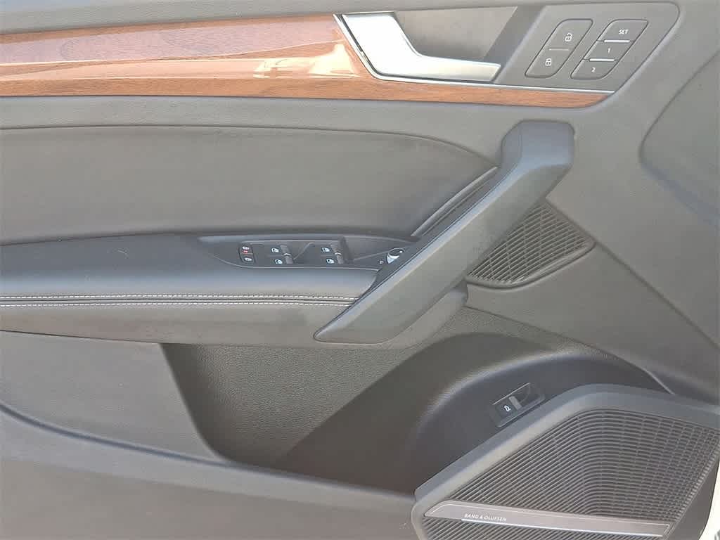 Thumbnail: 2023 Audi Q5 - 16