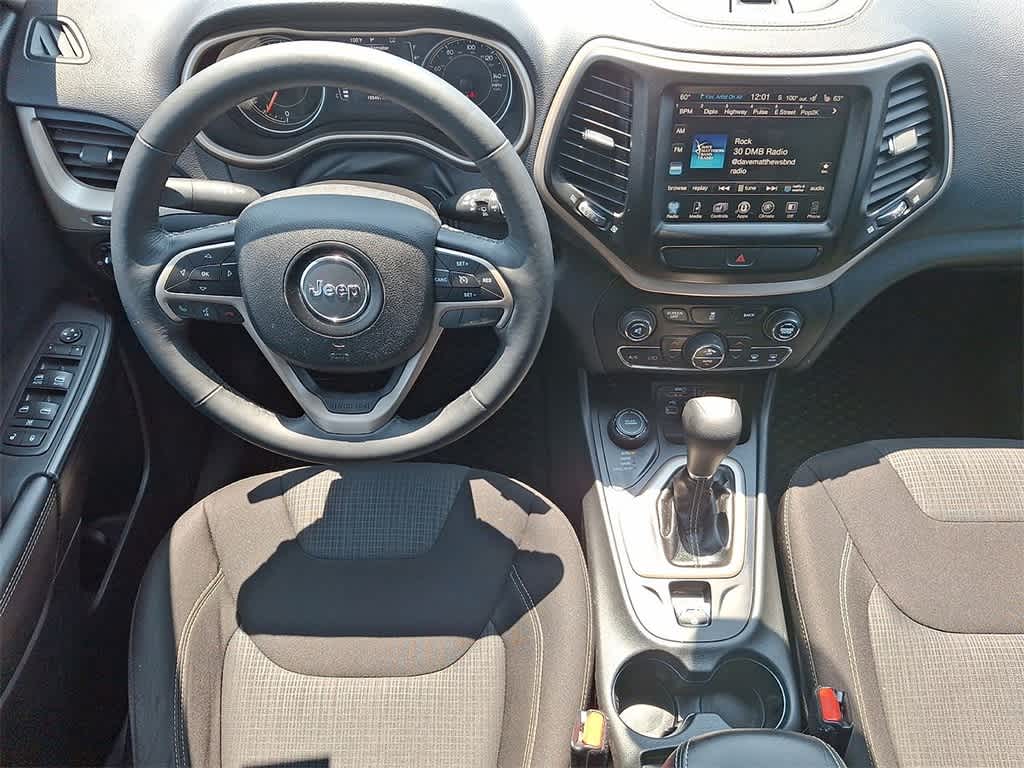 Thumbnail: 2016 Jeep Cherokee - 21
