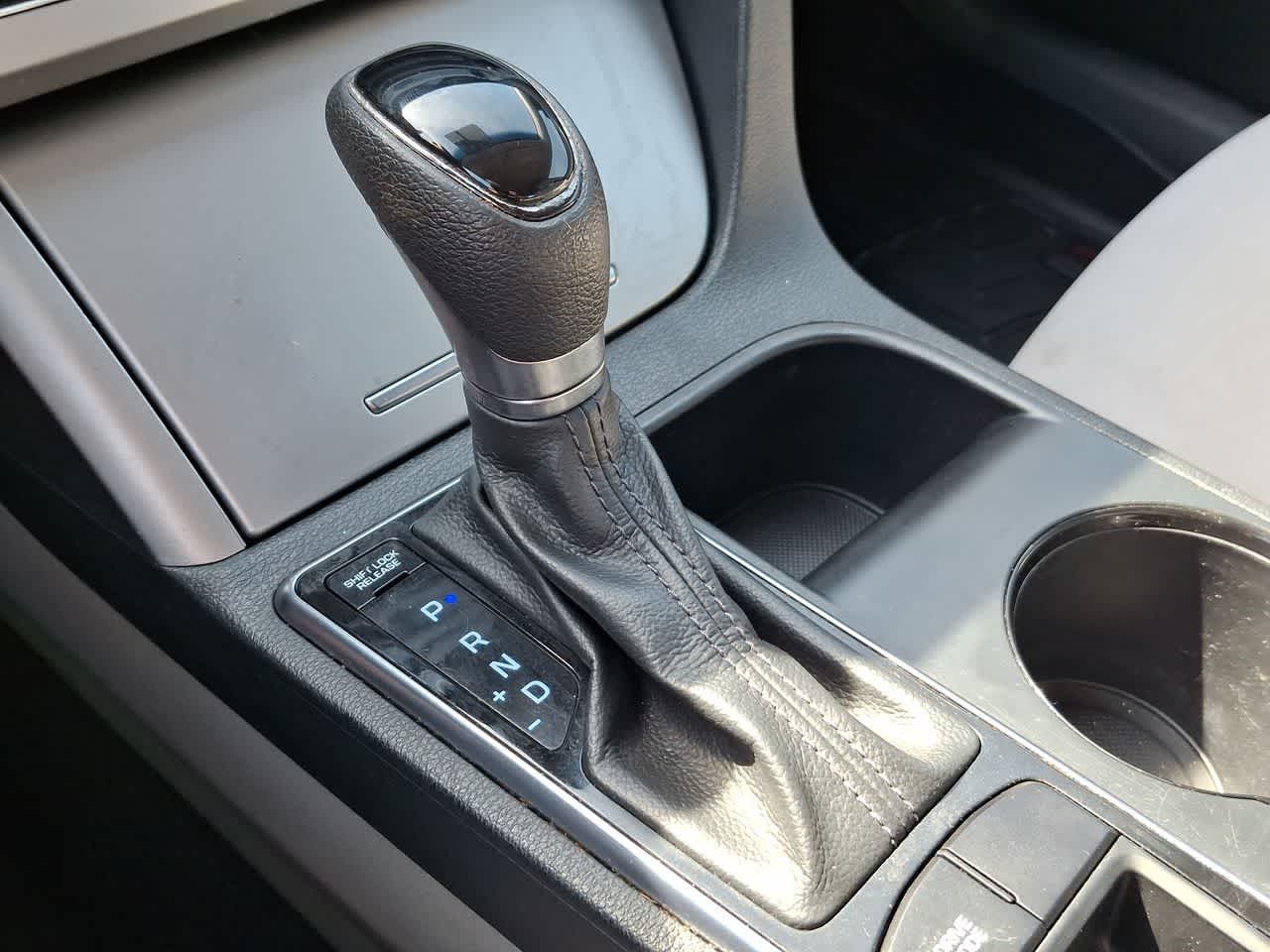Thumbnail: 2016 Hyundai Sonata - 18