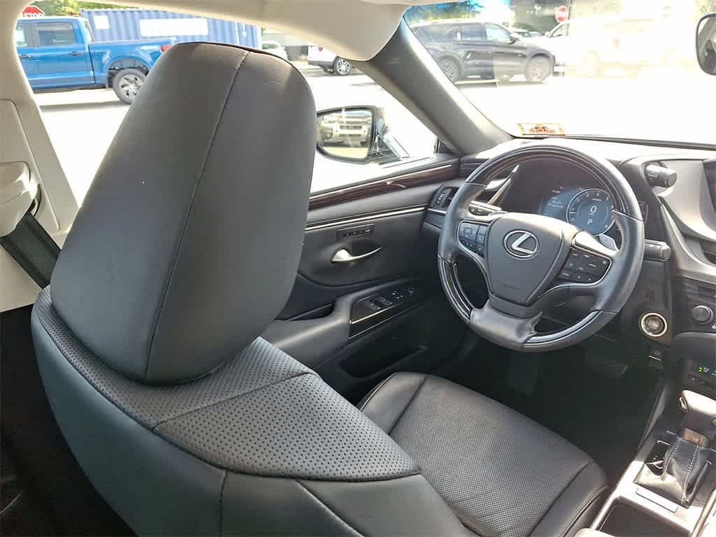 Thumbnail: 2019 Lexus ES - 15