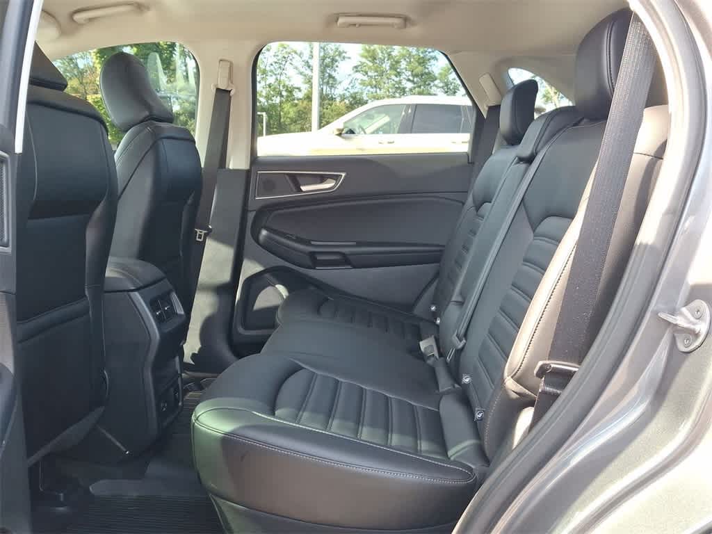 Thumbnail: 2022 Ford Edge - 26