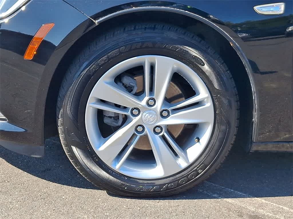 Thumbnail: 2018 Buick Regal - 29
