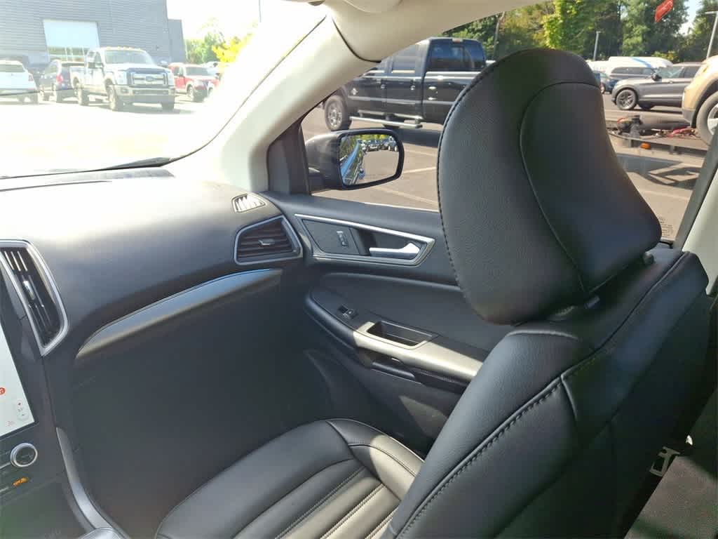 Thumbnail: 2022 Ford Edge - 11