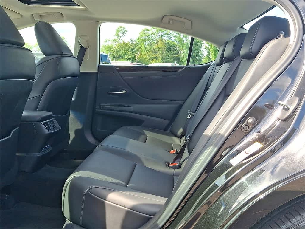 Thumbnail: 2019 Lexus ES - 26