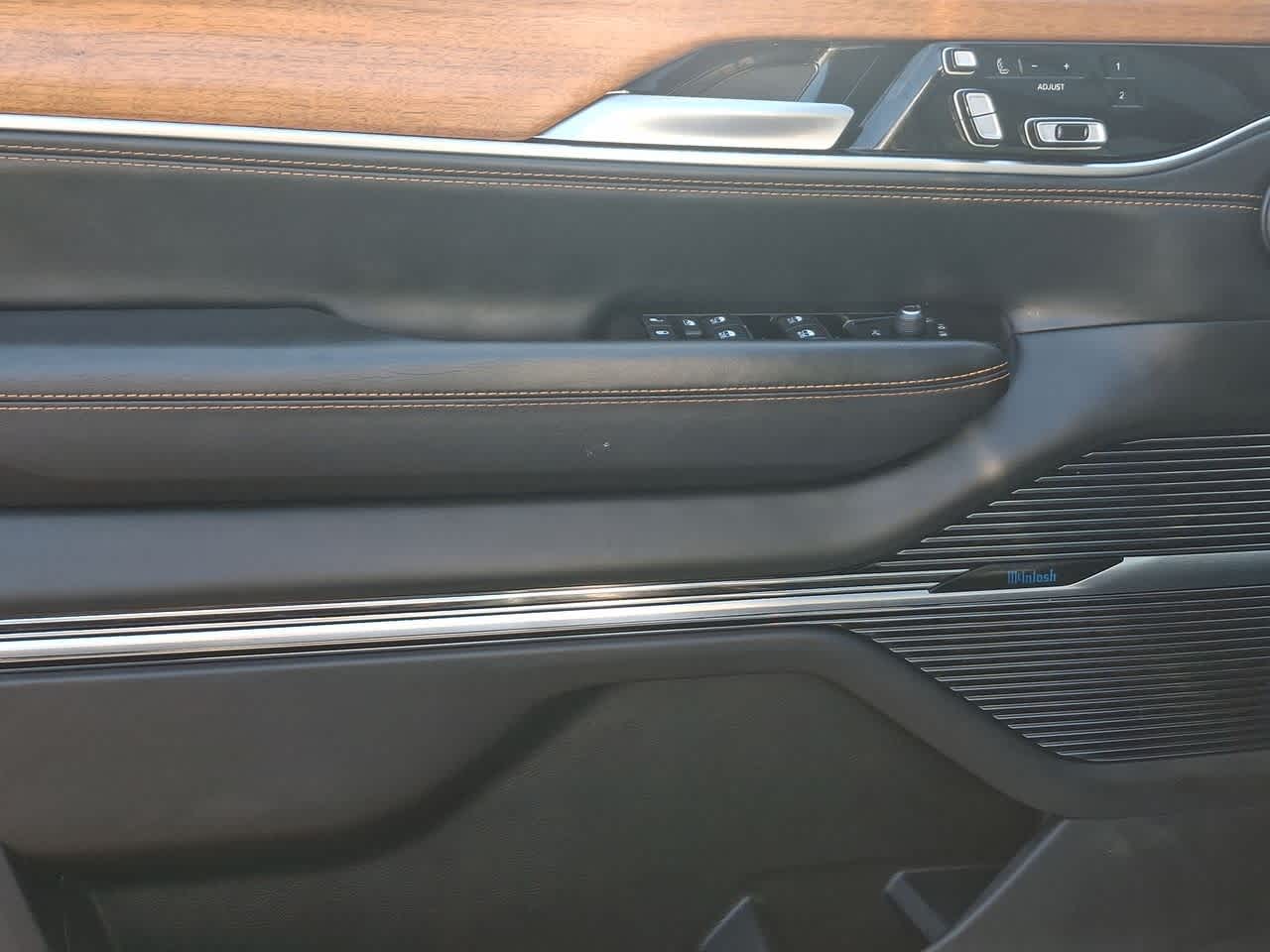 Thumbnail: 2024 Jeep Grand Wagoneer L - 16