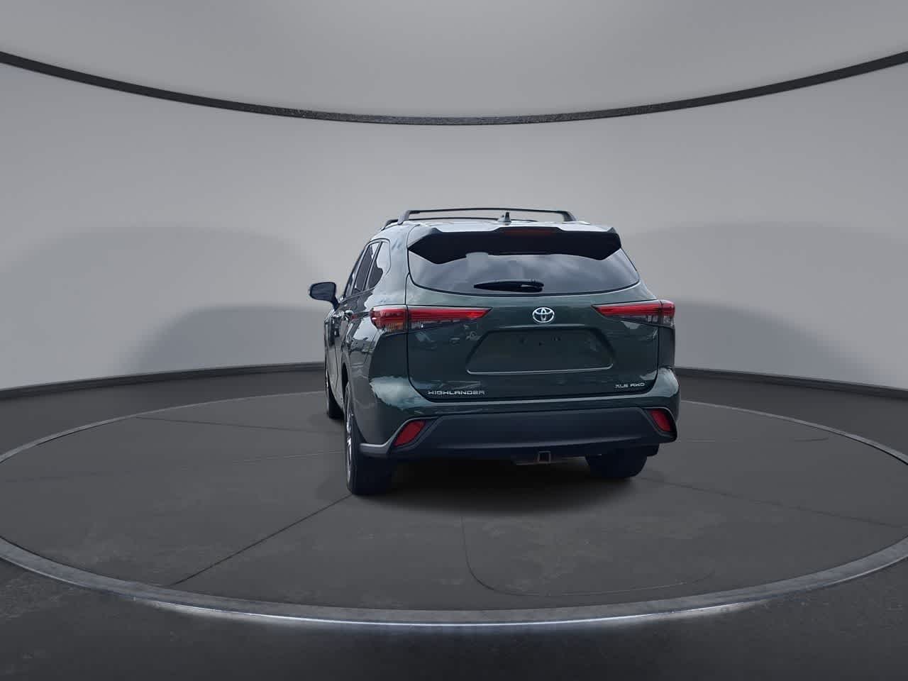 Thumbnail: 2023 Toyota Highlander - 7