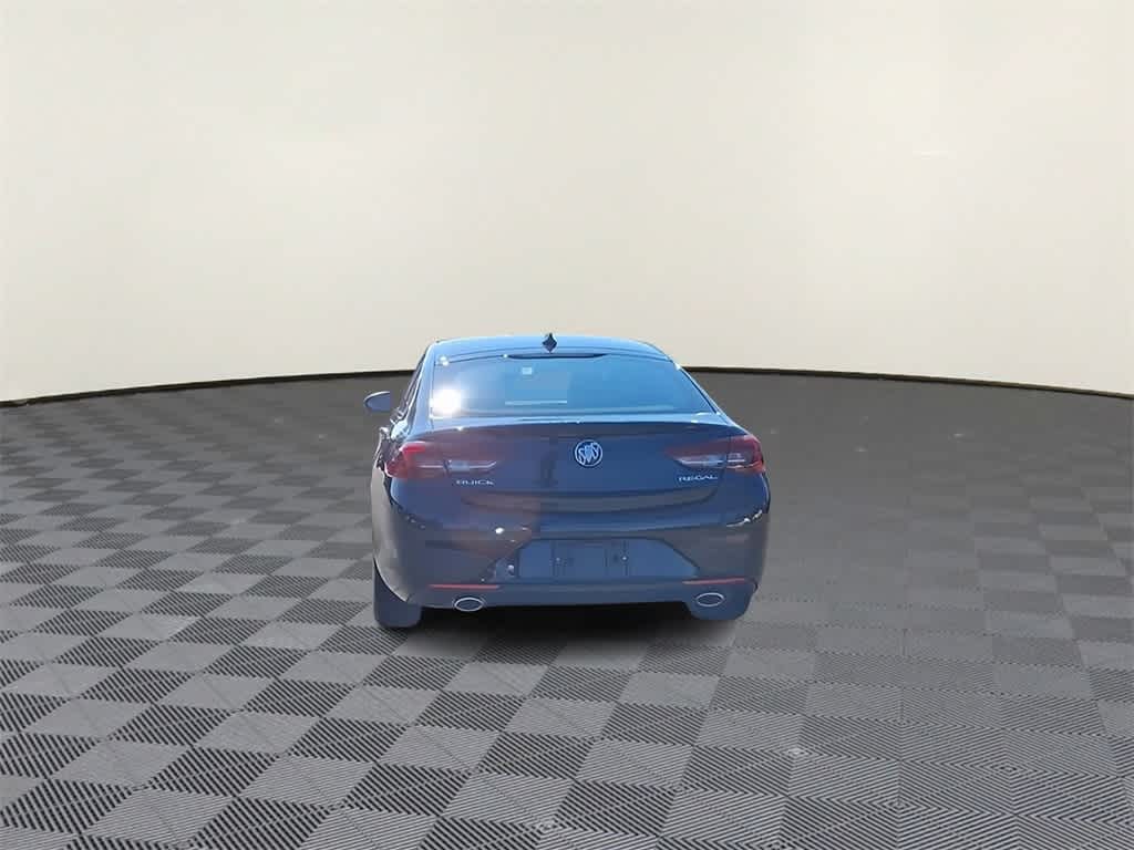 Thumbnail: 2018 Buick Regal - 7