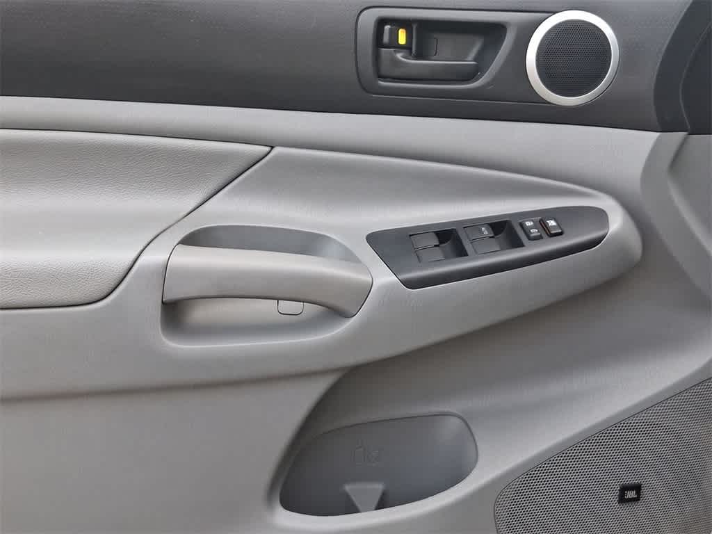 Thumbnail: 2012 Toyota Tacoma - 16