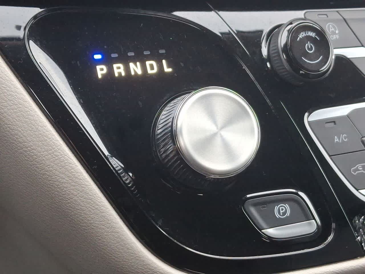 Thumbnail: 2023 Chrysler Pacifica - 18