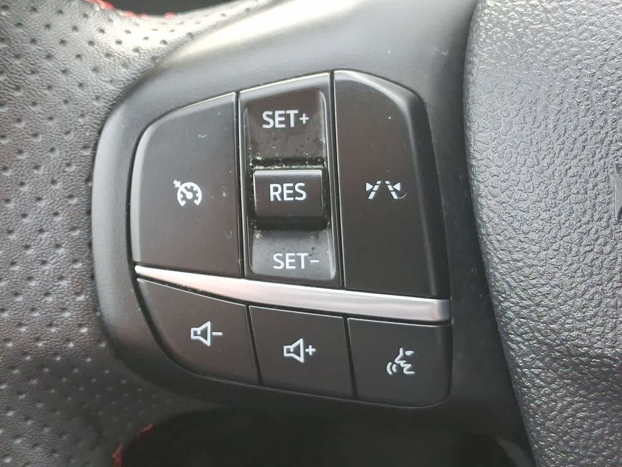 Thumbnail: 2023 Ford Escape - 22