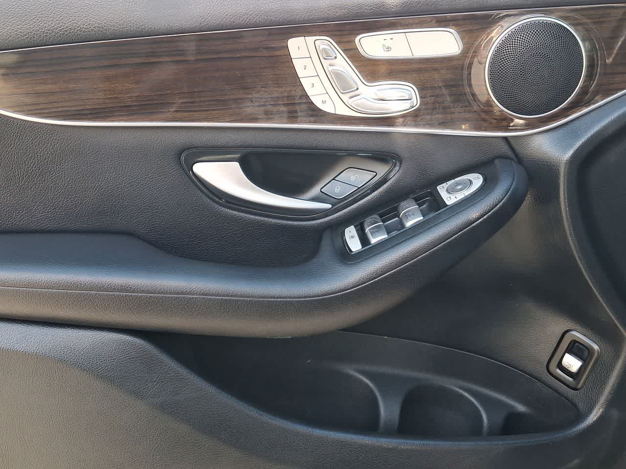 Thumbnail: 2019 Mercedes-Benz GLC - 16