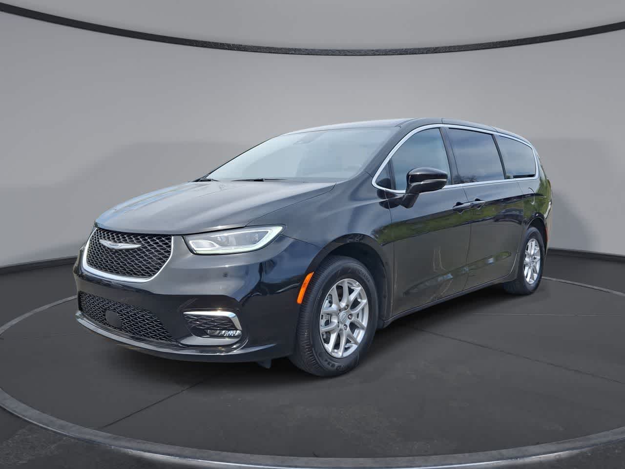 Thumbnail: 2025 Chrysler Pacifica - 1