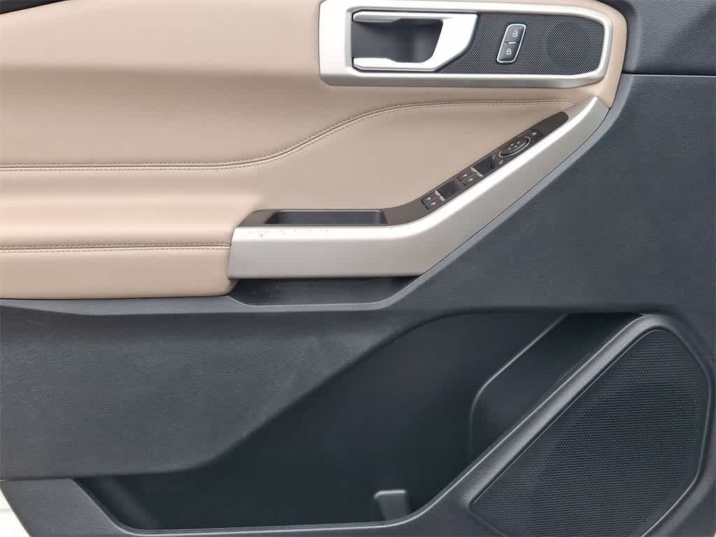 Thumbnail: 2022 Ford Explorer - 16