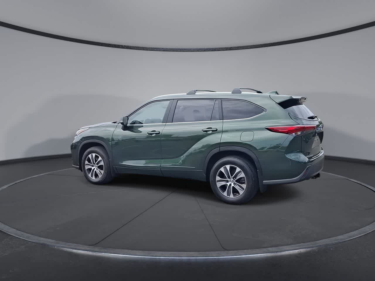 Thumbnail: 2023 Toyota Highlander - 6