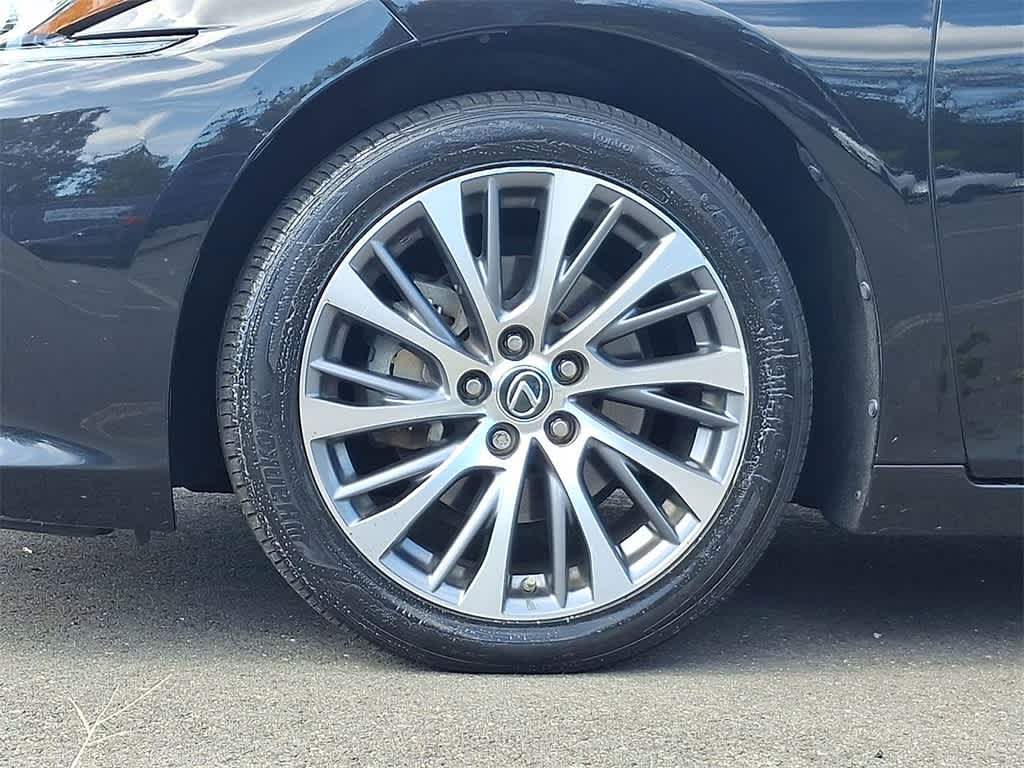 Thumbnail: 2019 Lexus ES - 29