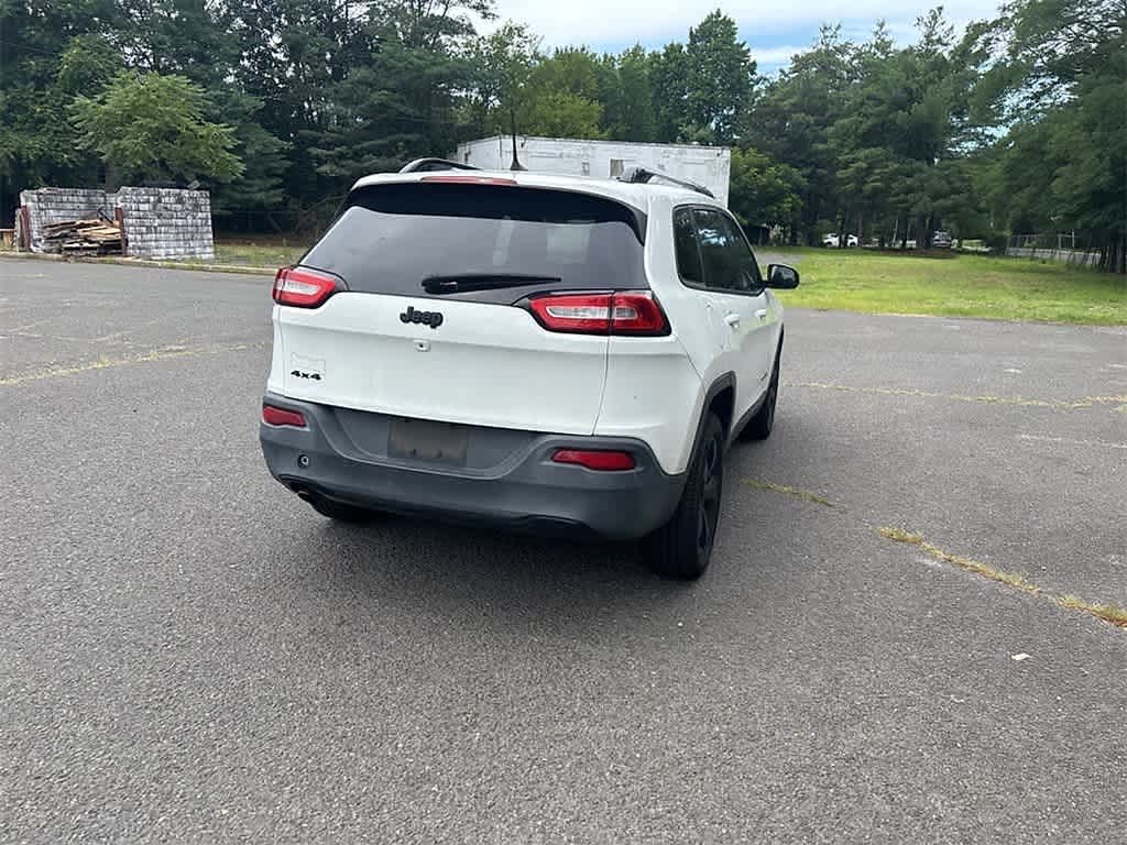 Thumbnail: 2016 Jeep Cherokee - 15