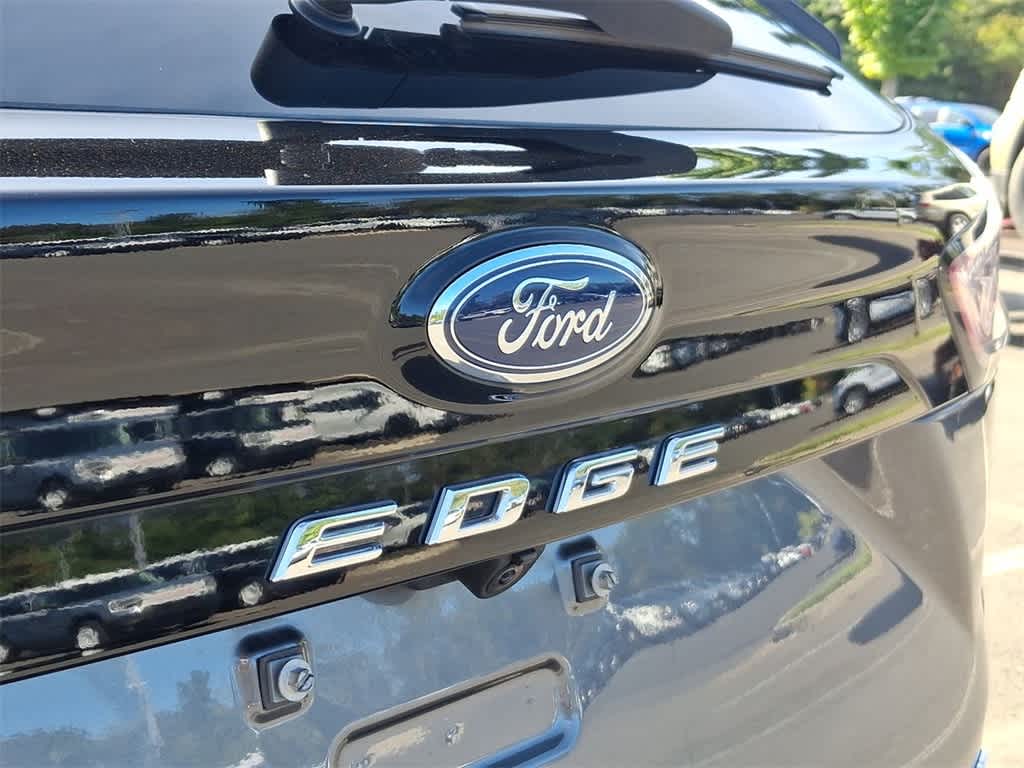 Thumbnail: 2022 Ford Edge - 28