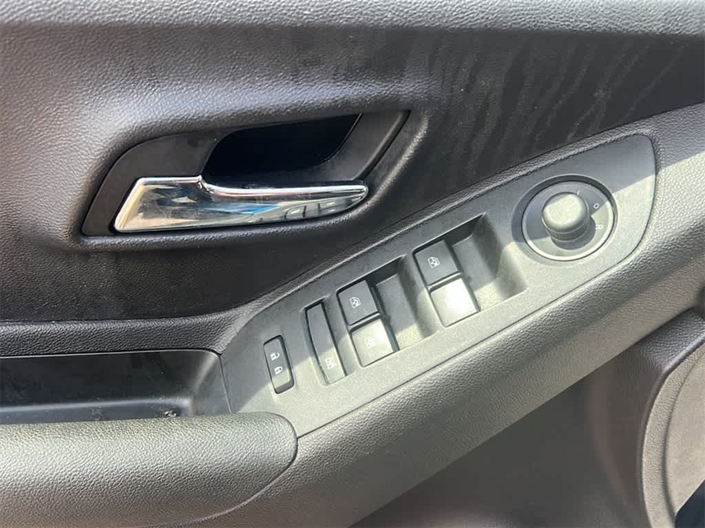 Thumbnail: 2019 Chevrolet Trax - 12