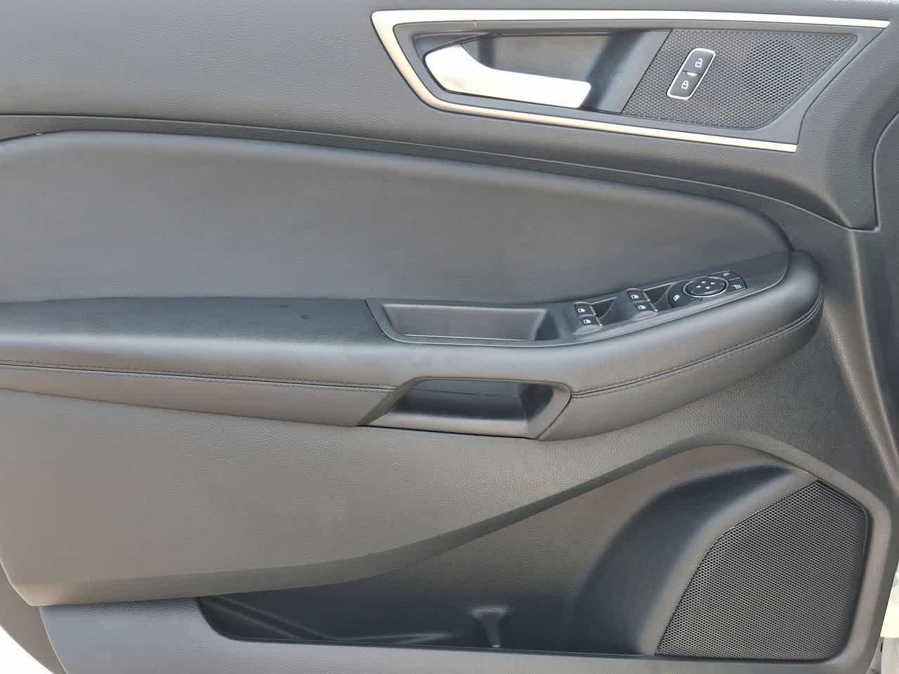 Thumbnail: 2022 Ford Edge - 16