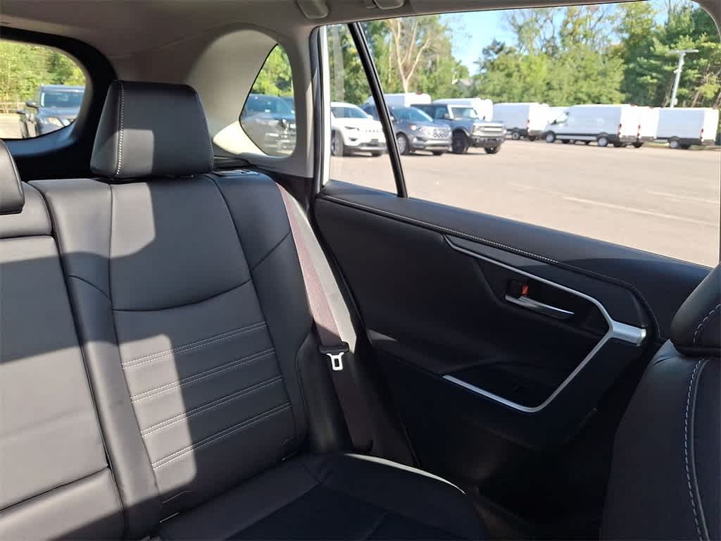 Thumbnail: 2019 Toyota RAV4 - 14