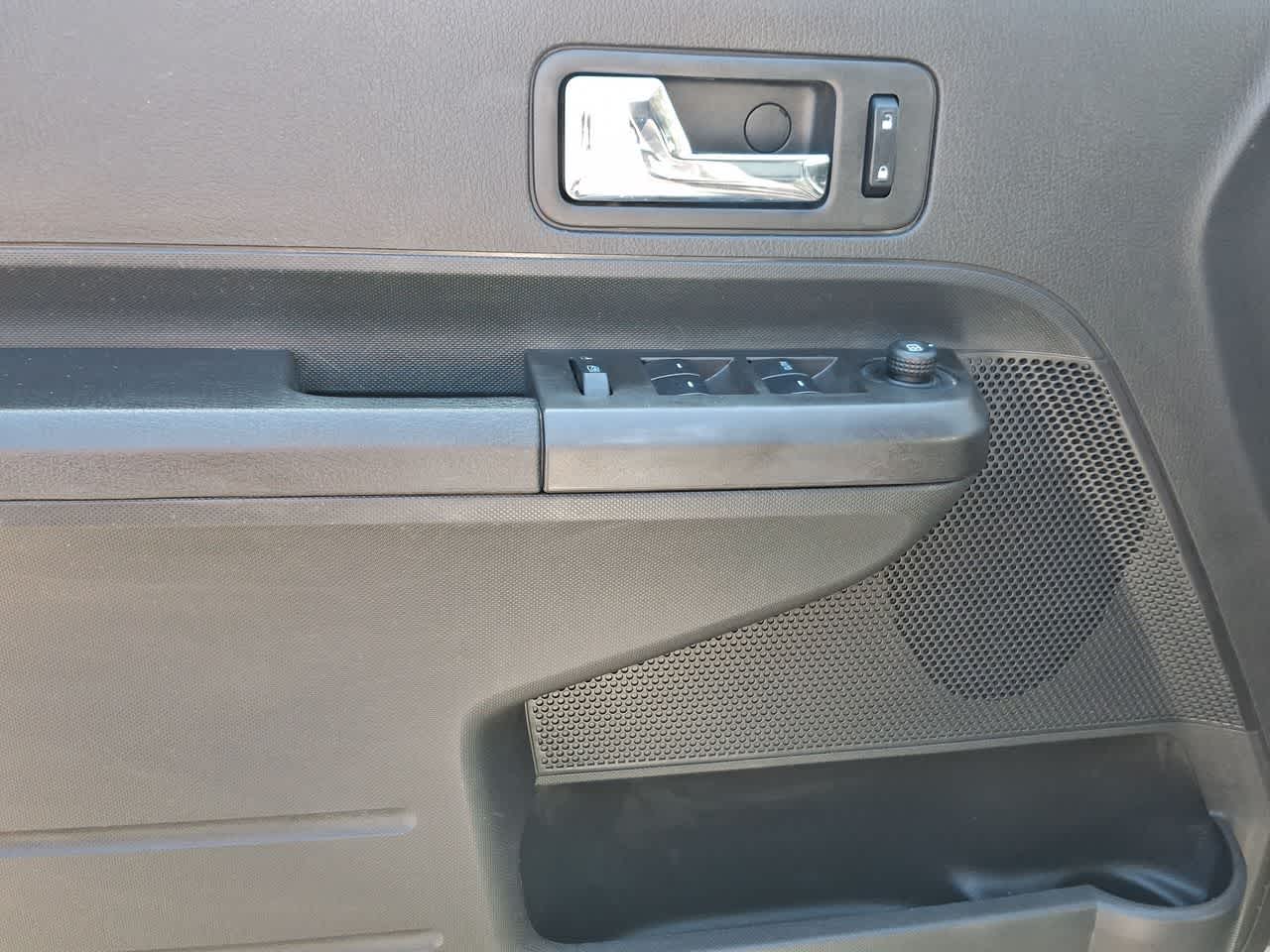 Thumbnail: 2010 Ford Edge - 16