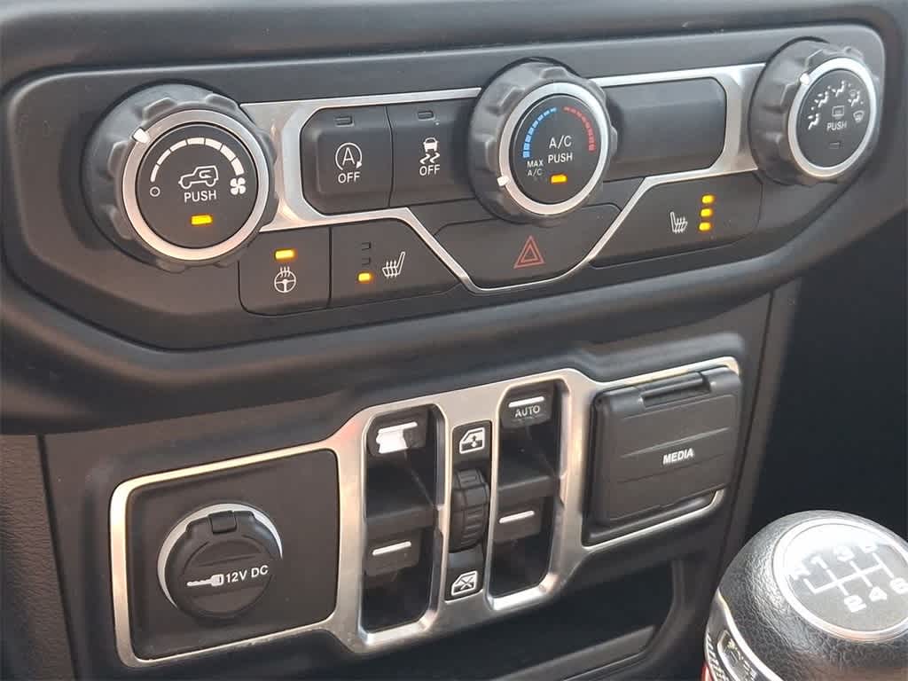 Thumbnail: 2019 Jeep Wrangler - 25