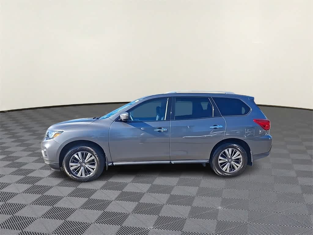 Thumbnail: 2017 Nissan Pathfinder - 5
