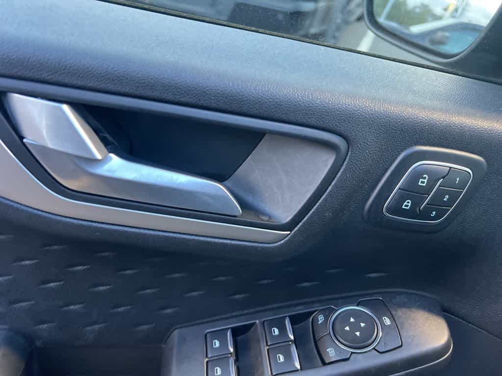 Thumbnail: 2020 Ford Escape - 12