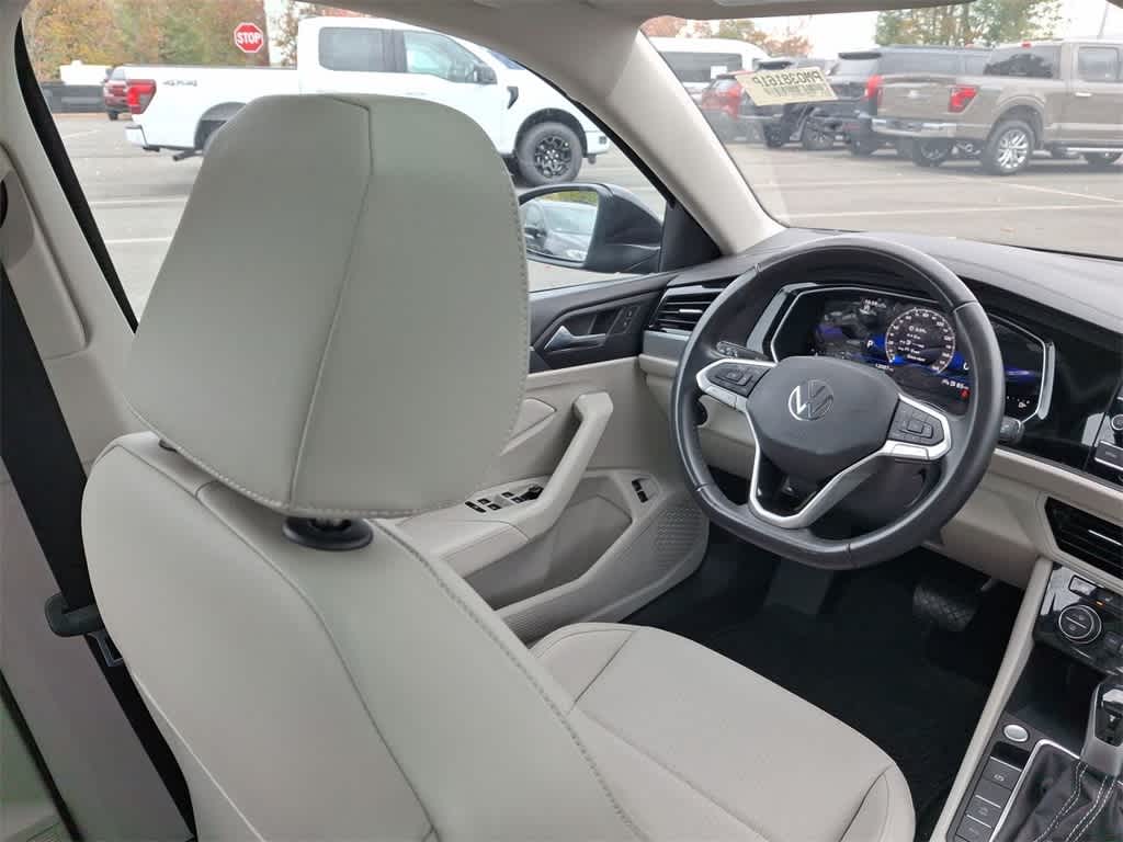 Thumbnail: 2023 Volkswagen Jetta - 15