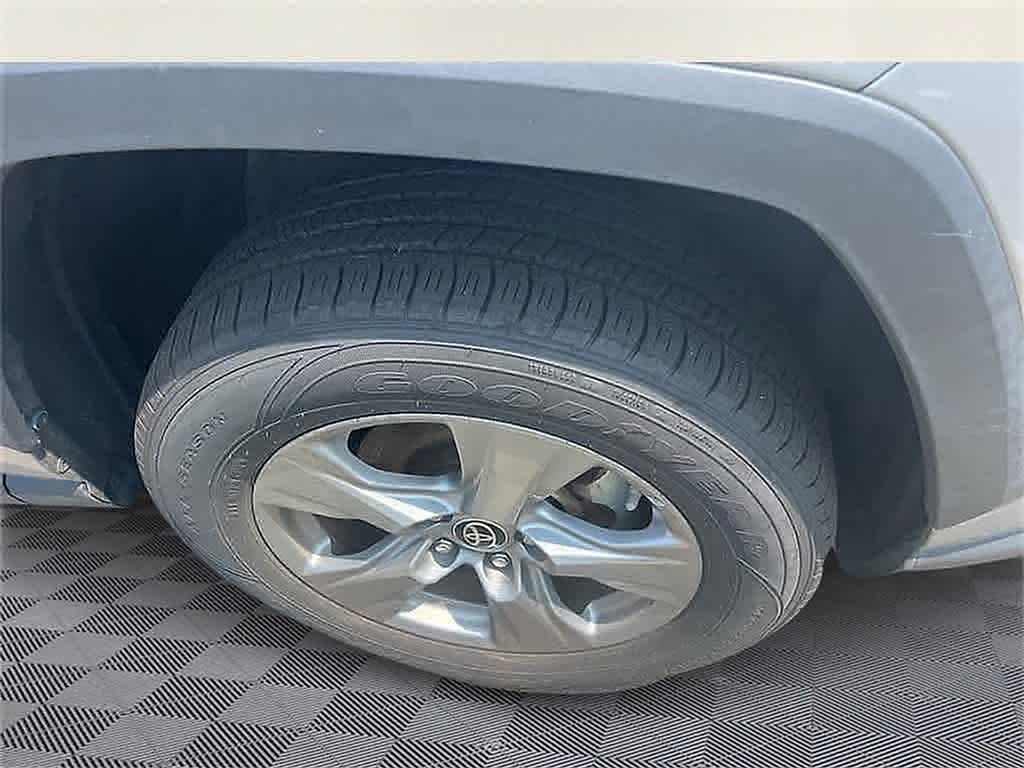 Thumbnail: 2022 Toyota RAV4 - 4