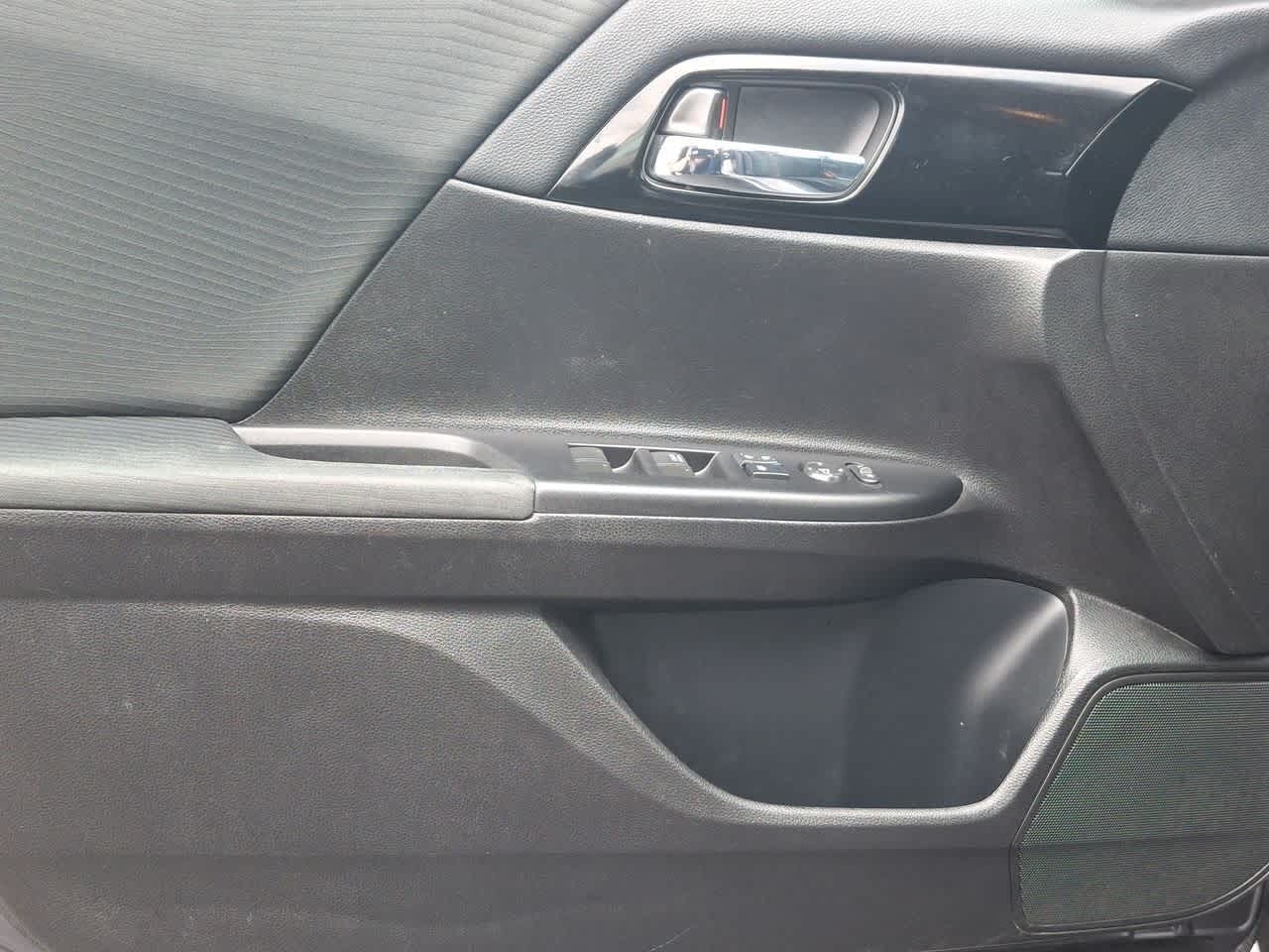 Thumbnail: 2016 Honda Accord - 16