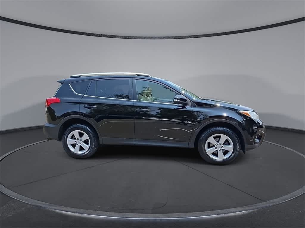 Thumbnail: 2014 Toyota RAV4 - 9