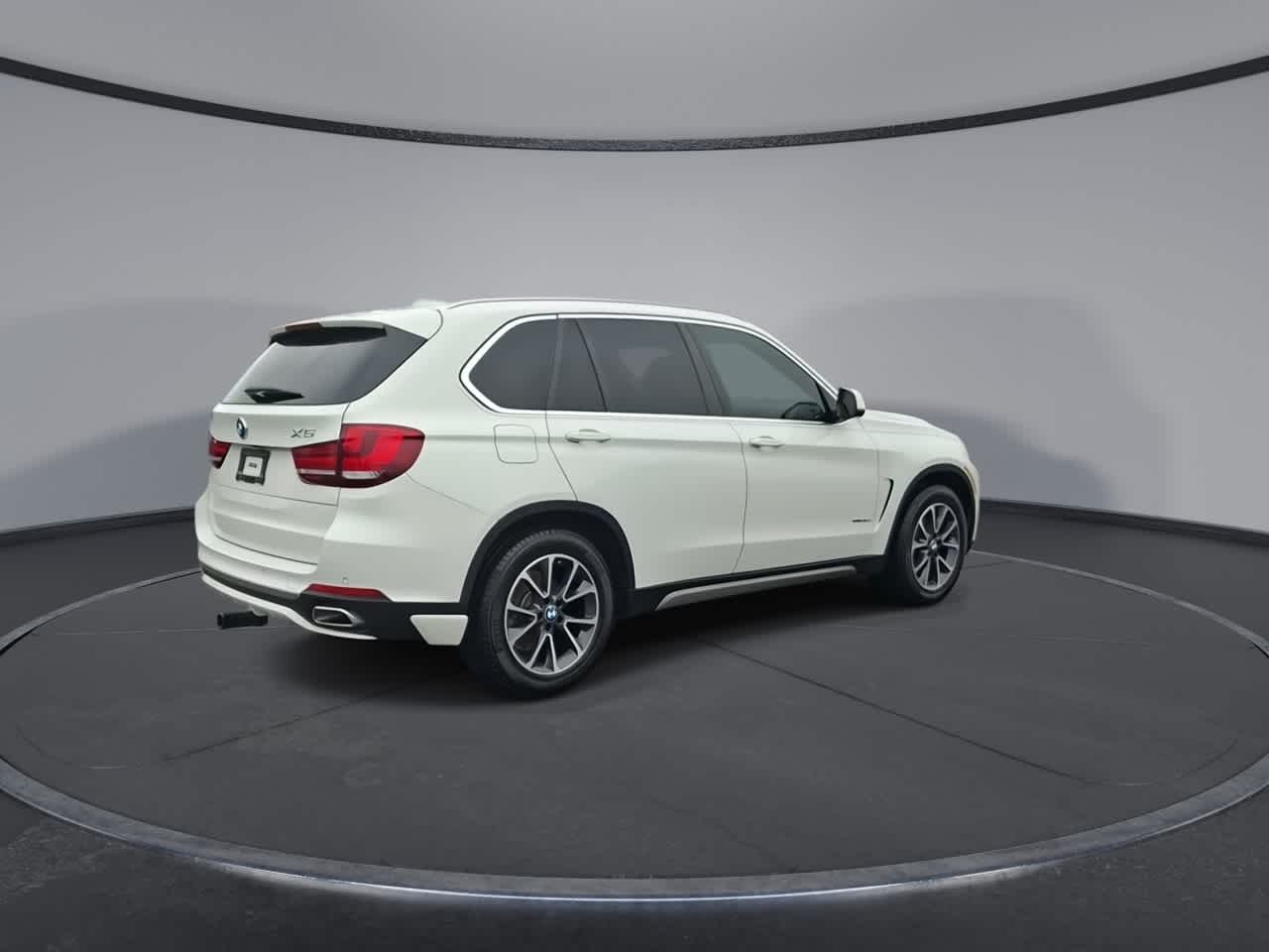 Thumbnail: 2017 BMW X5 - 8