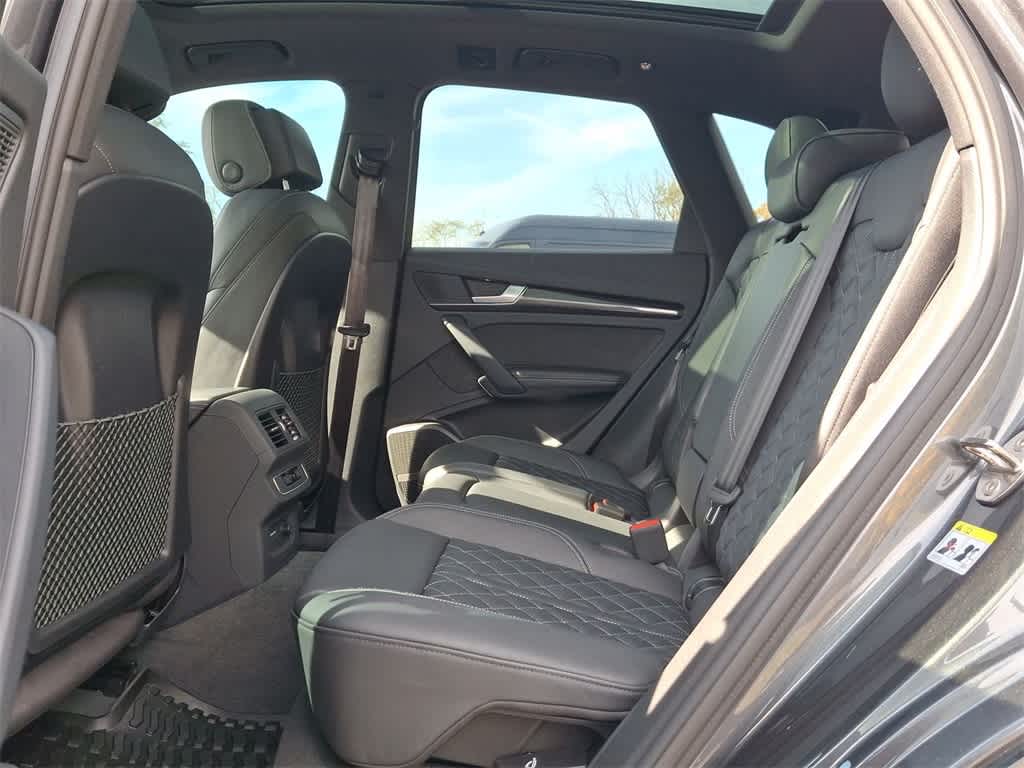 Thumbnail: 2023 Audi SQ5 - 26