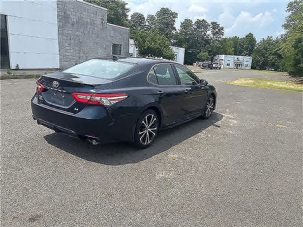 Thumbnail: 2019 Toyota Camry - 17