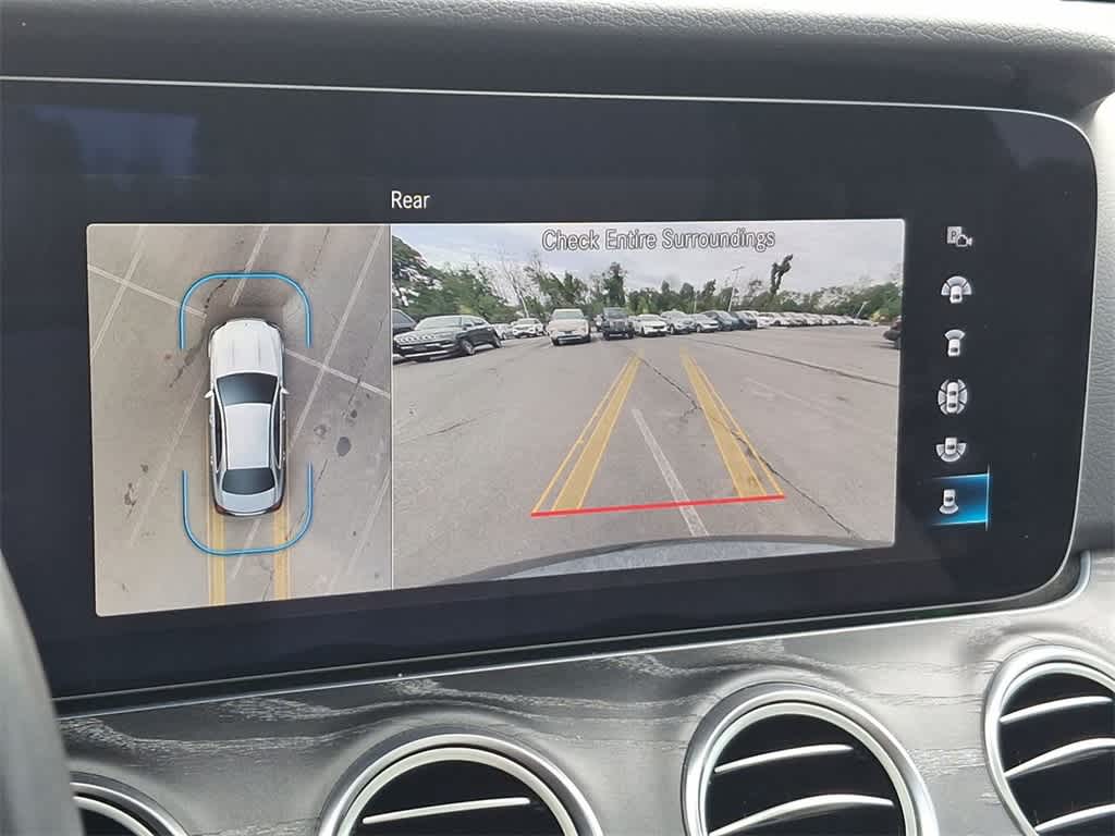 Thumbnail: 2022 Mercedes-Benz E-Class - 21