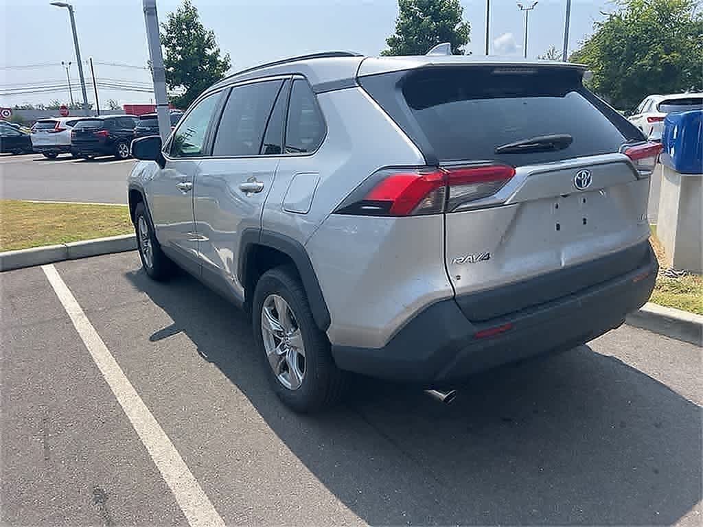 Thumbnail: 2022 Toyota RAV4 - 8