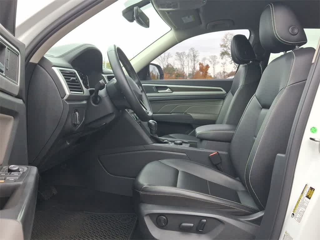 Thumbnail: 2022 Volkswagen Atlas - 17