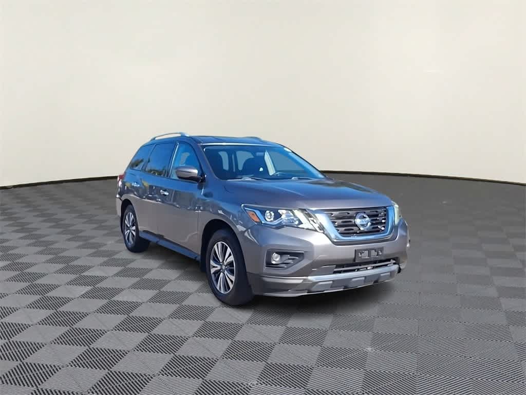 Thumbnail: 2017 Nissan Pathfinder - 2