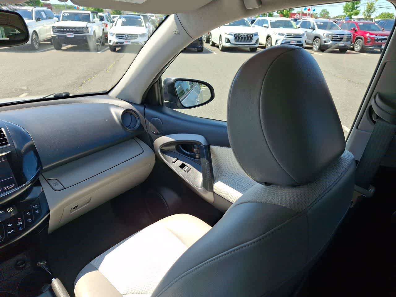Thumbnail: 2012 Toyota RAV4 - 11