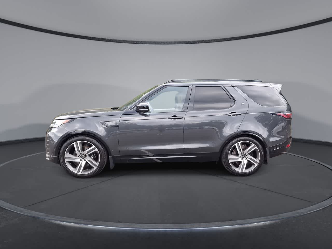 Thumbnail: 2023 Land Rover Discovery - 4