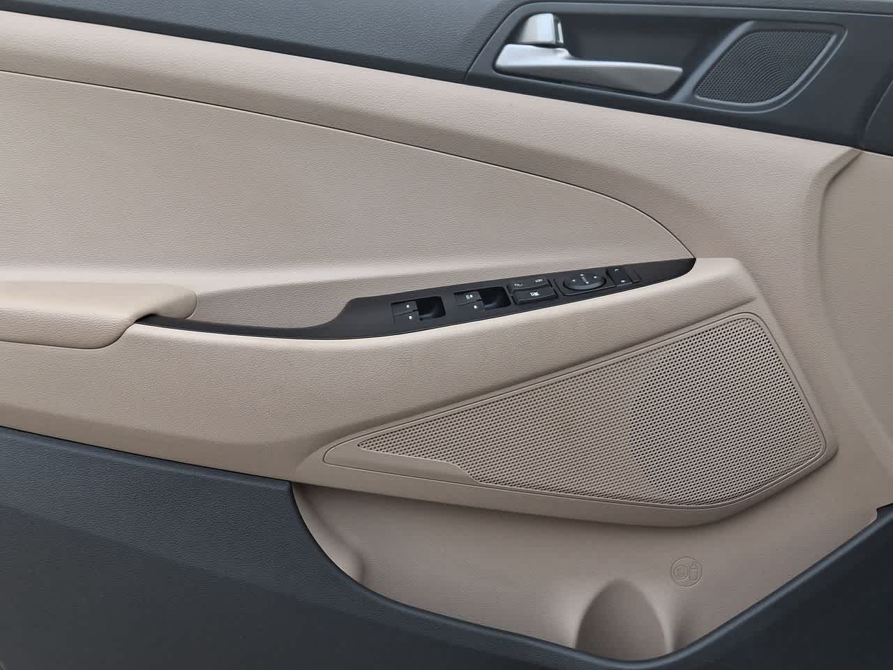 Thumbnail: 2017 Hyundai Tucson - 16