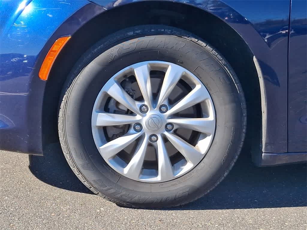 Thumbnail: 2019 Chrysler Pacifica - 29