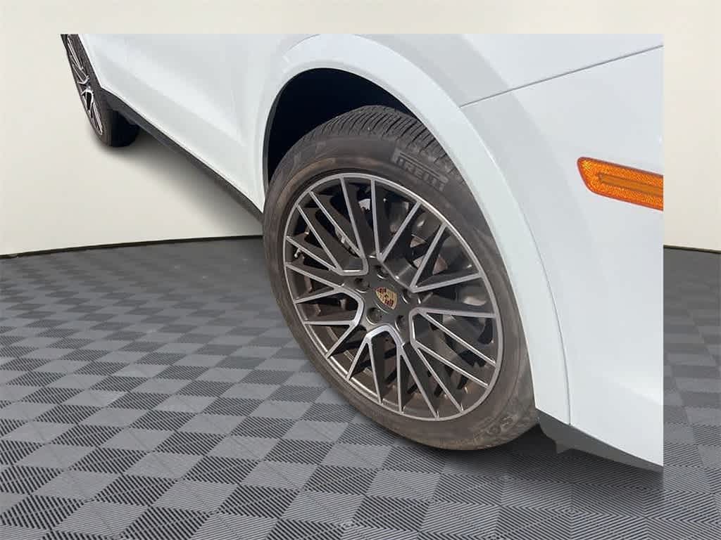 Thumbnail: 2022 Porsche Cayenne - 4